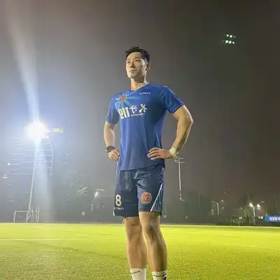 邓恒思
